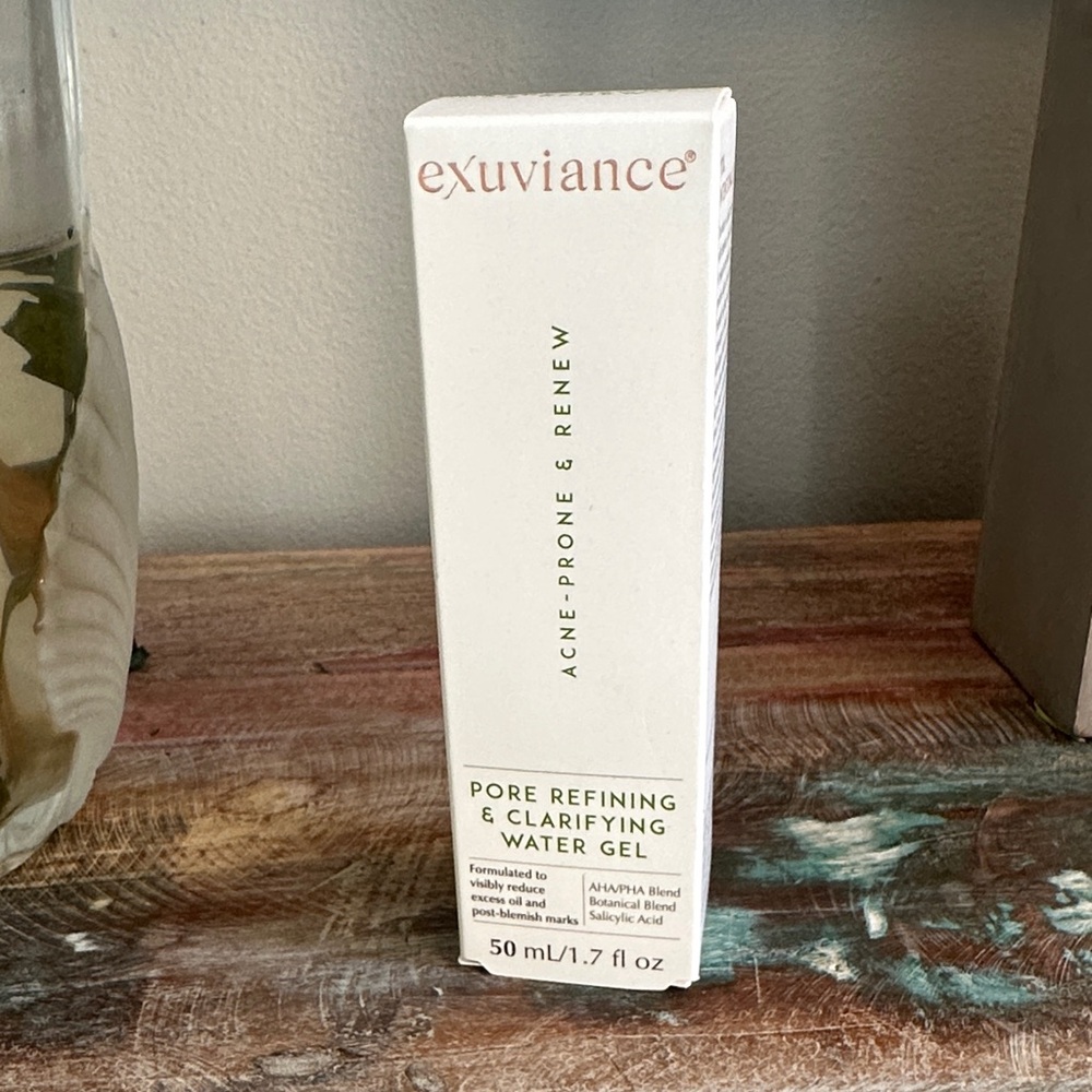 Exuviance Acne-Prone & Renew Water Gel - White